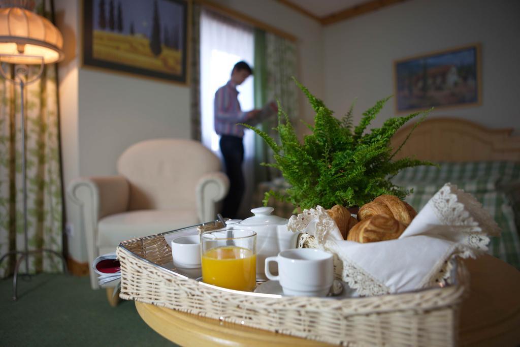 Landhaus Hotel Brovary Extérieur photo