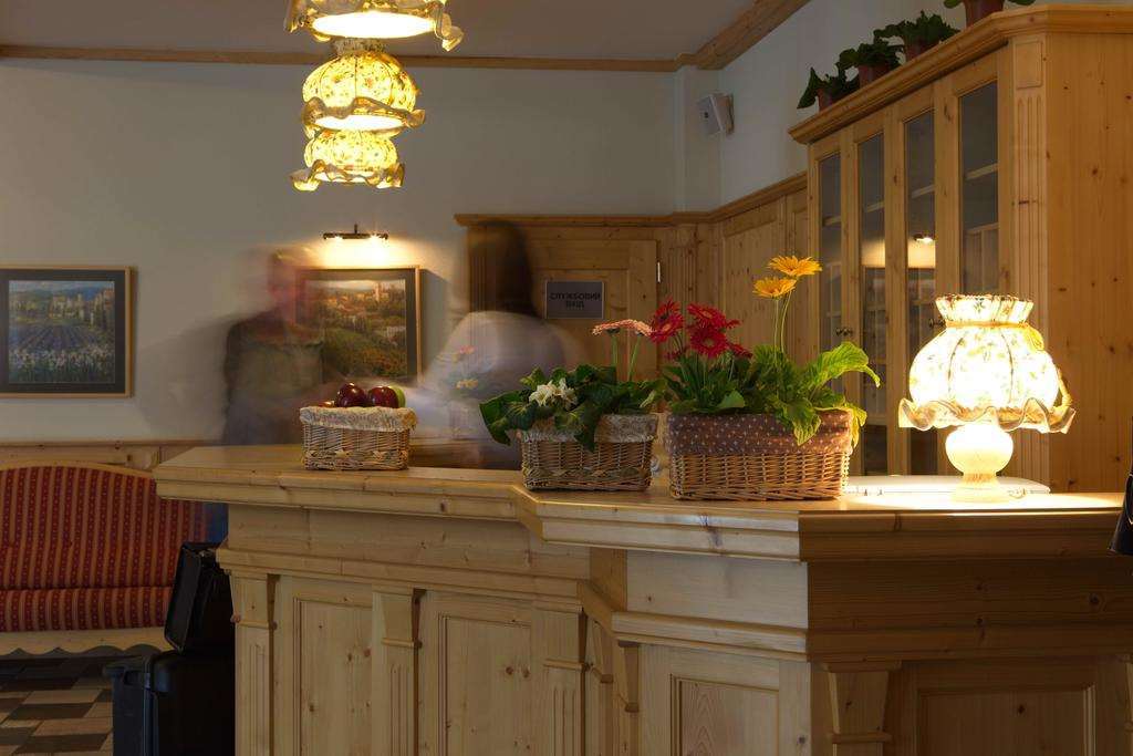 Landhaus Hotel Brovary Intérieur photo