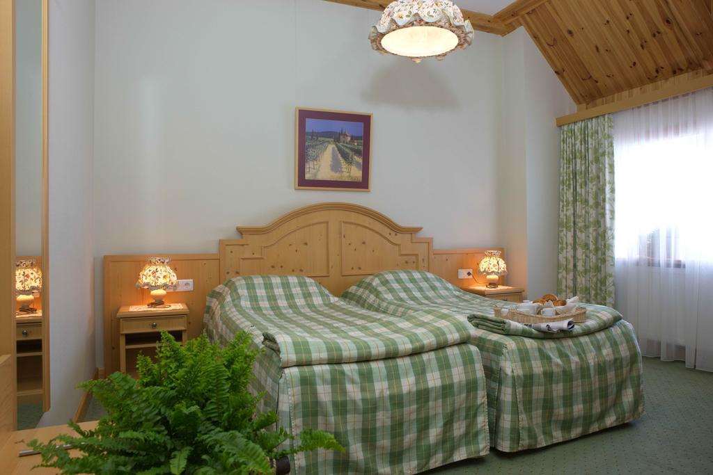 Landhaus Hotel Brovary Chambre photo